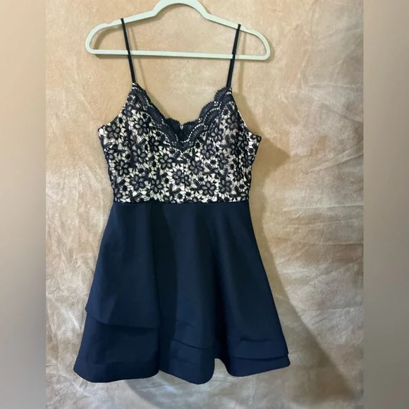 Navy‎ Lace Overlay Dress - Picture 4 of 13